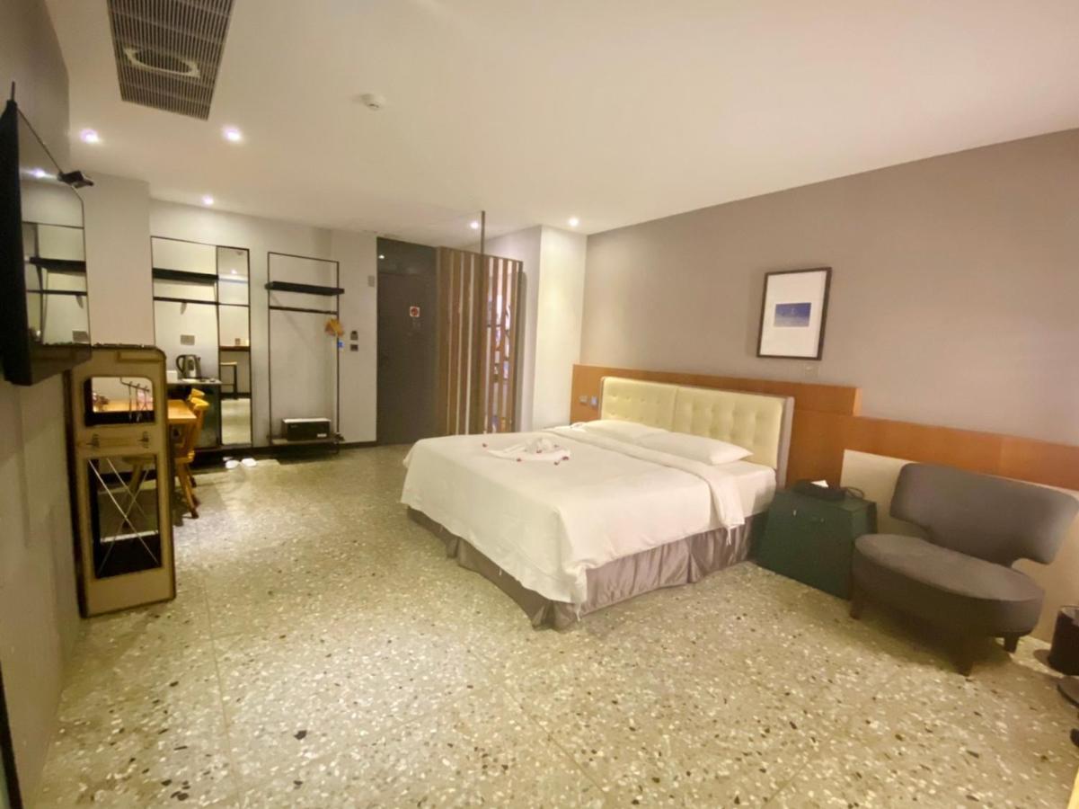3 Door Hotel Tainan Zewnętrze zdjęcie